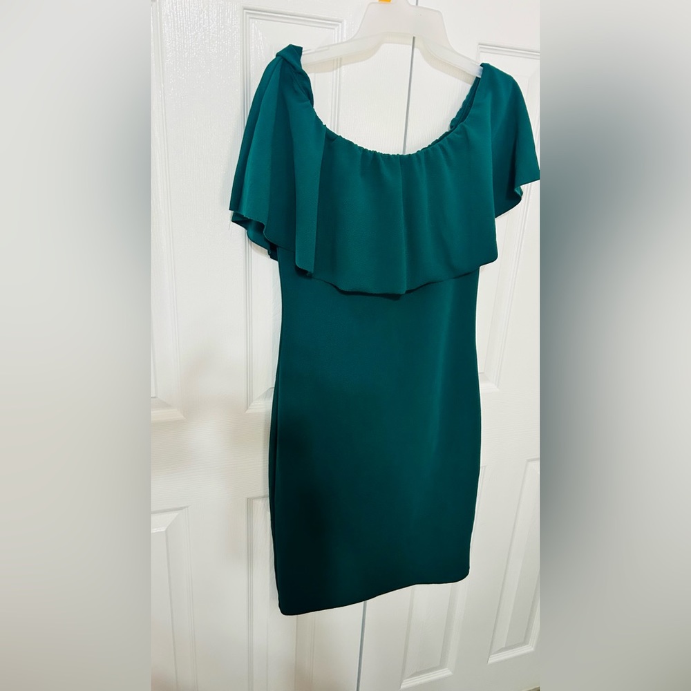 Green cocktail open shoulder